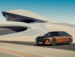 BMW v Šanghaji odhalilo svou vlajkovou limuzínu i7 M70 xDrive 